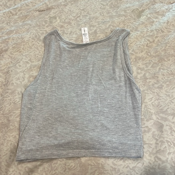 Alter’d State workout light heather crop top tank - Picture 2 of 2